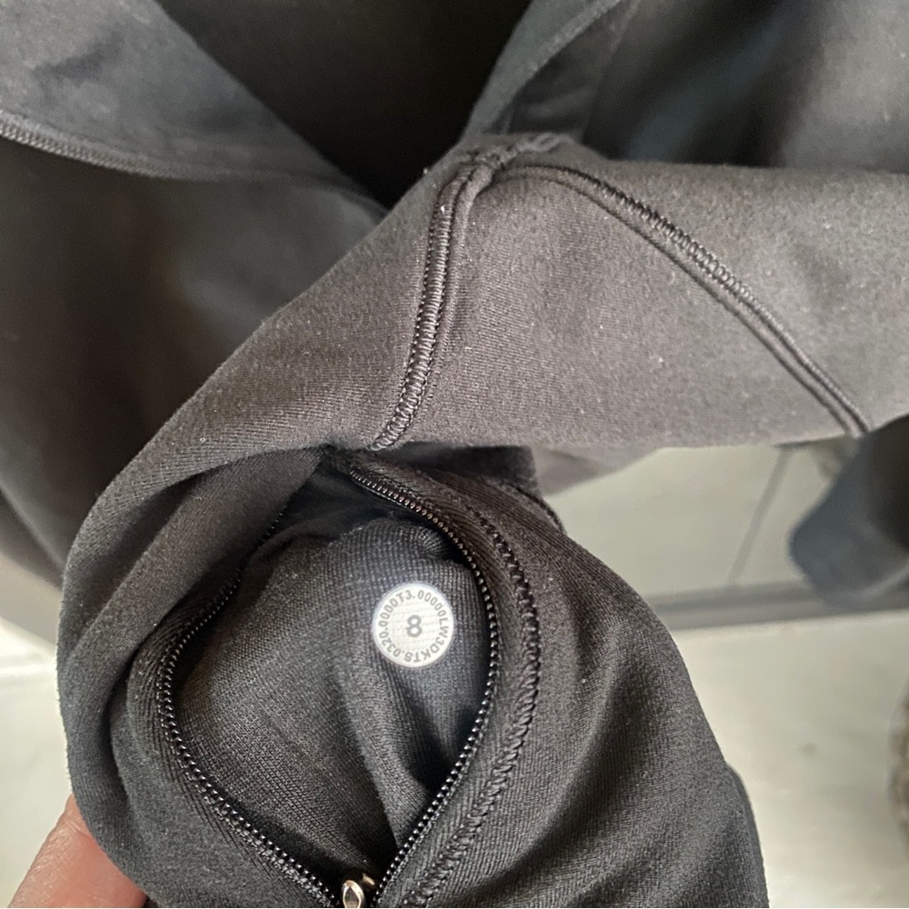 limited edition - lululemon kicking asphalt half-zip - Picture 7 of 7